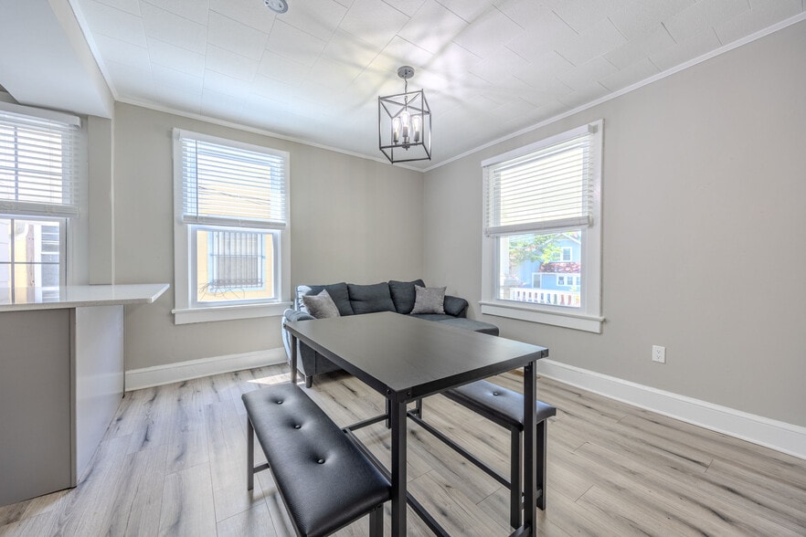 Building Photo - 3707 37th Pl