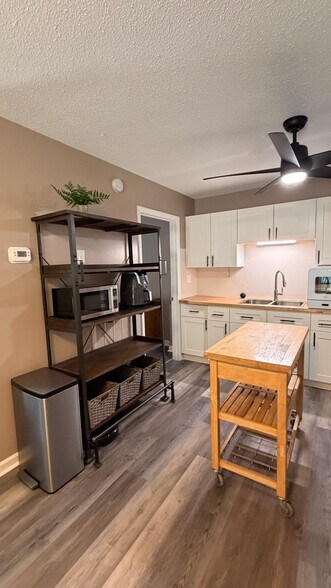 Building Photo - 1505 Ridge Ln