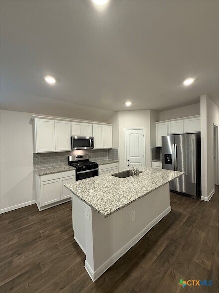 Building Photo - 210 Addison Pl