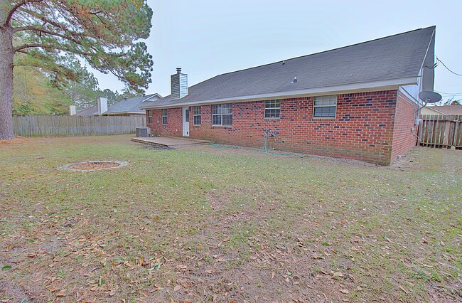 Building Photo - 948 Wedgewood Way
