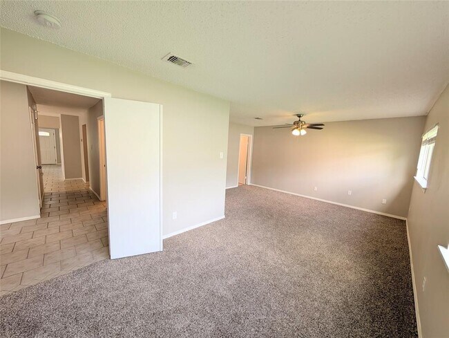 Building Photo - 2039 Wigmaker Dr