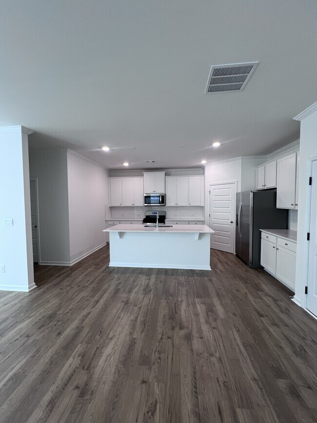 Building Photo - 6092 Knickerbocker Street