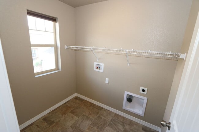 Building Photo - Updated Mountain Shadows Beauty on West Side!  4bdrm/3.5bath/2-car Garage