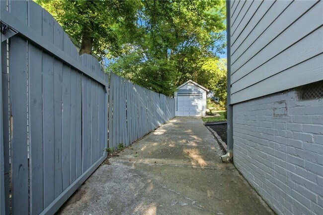 Building Photo - 1189 Atlantic Dr NW