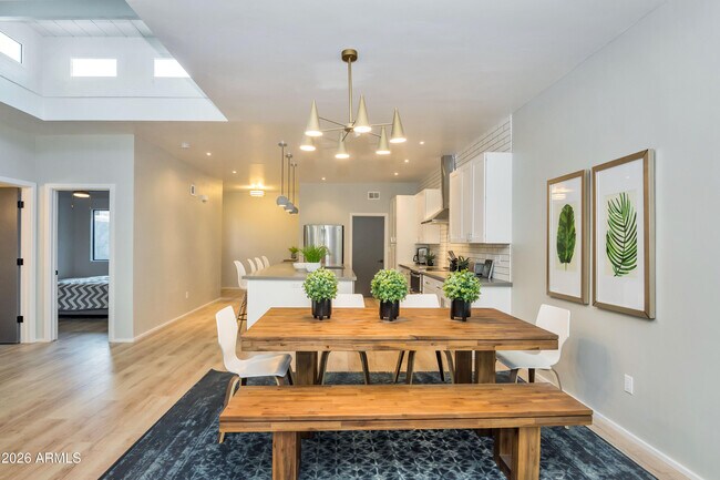 Building Photo - 7599 E Pleasant Run