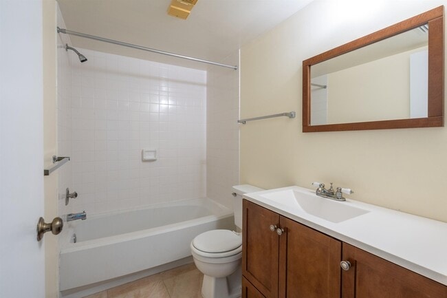 Building Photo - 54 Veronese Ct