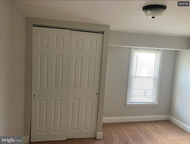 Building Photo - 341 Emmett St