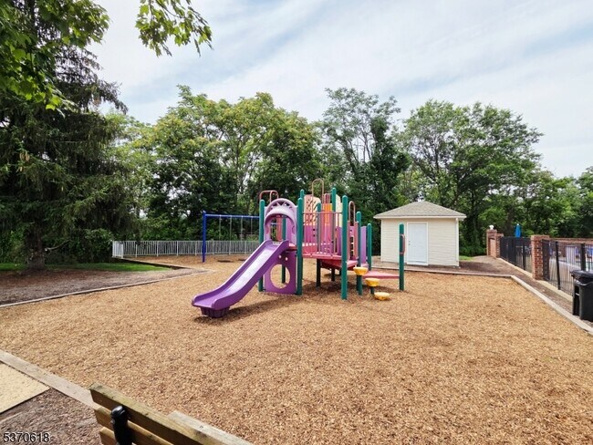 Building Photo - 3705 Pinhorn Dr