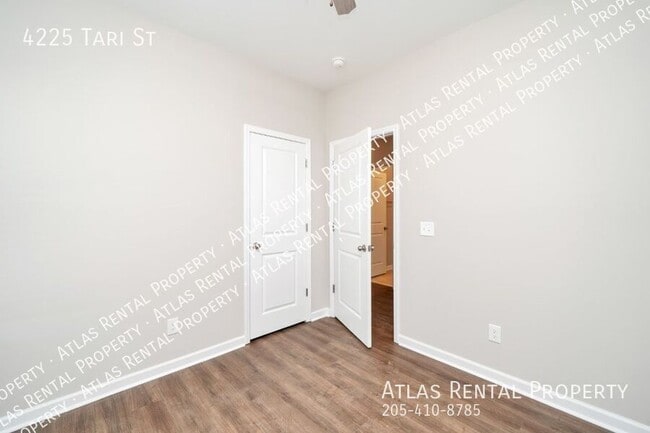 Building Photo - 4225 Tari St