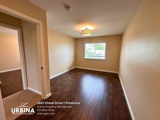 Building Photo - Spacious East Petaluma Home with Main-Floor Bedroom Suite