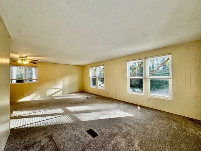 Building Photo - Large Yard 3bd 2ba Home in Long Beach!