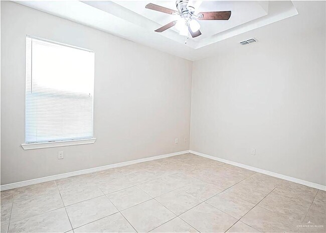 Building Photo - 7 Taxco Ct