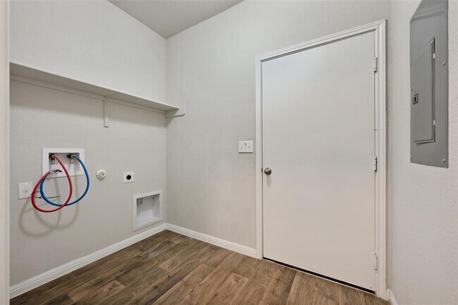 Building Photo - 128 Presidential Path