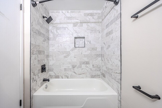 Building Photo - 6023 Forrest Hollow Ln