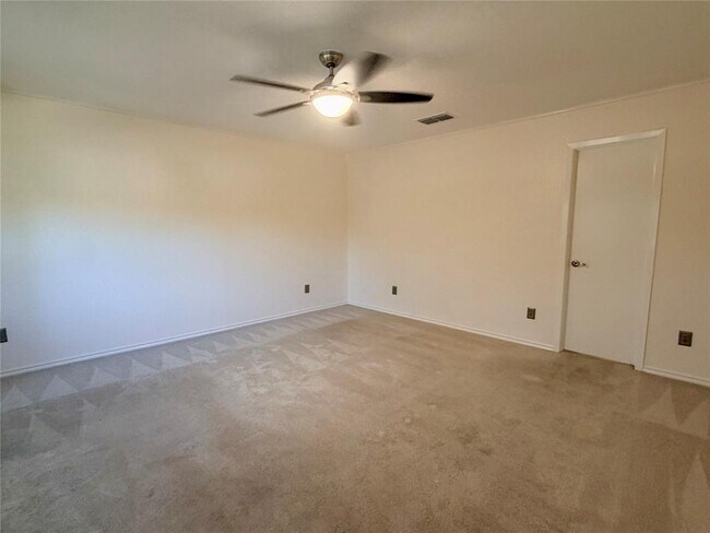 Building Photo - 11606 Birchbark Trail