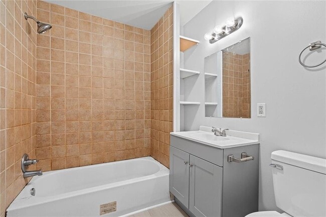 Building Photo - 12925 Bonnievale Dr N