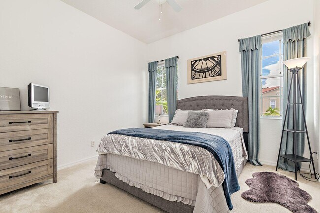 Building Photo - 4890 Bonsai Cir