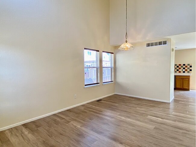 Building Photo - Spacious 4BD/2.5BA Home in Sought-After Southcreek | Cherry Creek Schools | 2-Car Garage