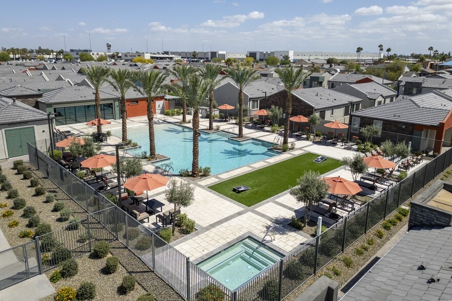 Primary Photo - Moderne at Roosevelt