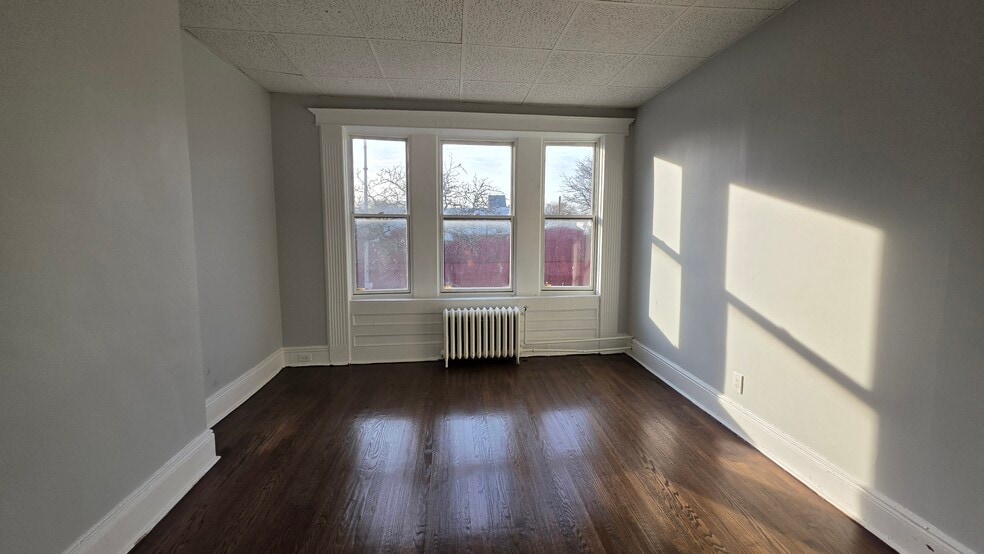 Building Photo - 722 Westside Ave