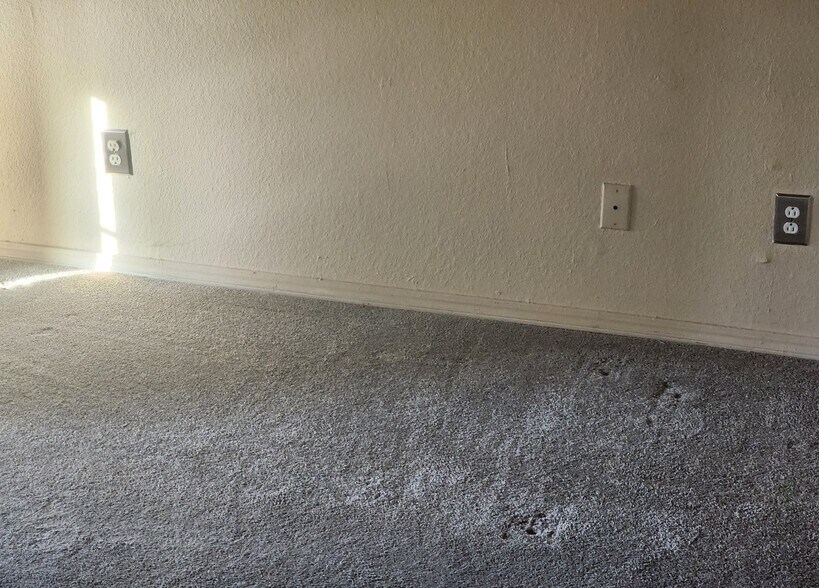 Building Photo - 14427 N Pennsylvania Ave