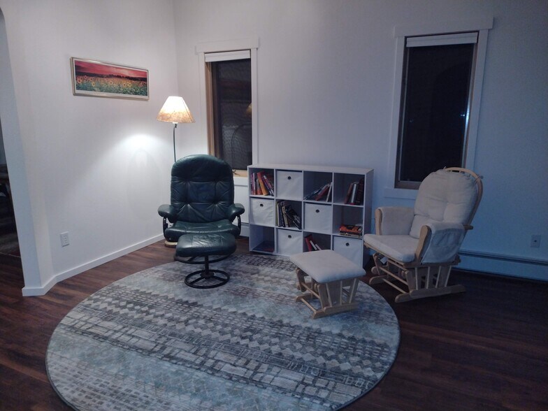 Play corner can be reading corner - 1005 Woodland Dr