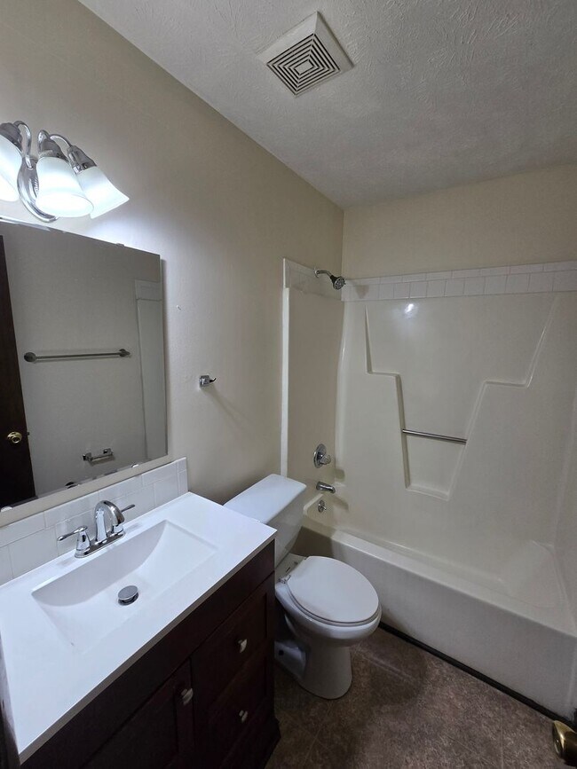 Building Photo - 7574 Beverly Dr