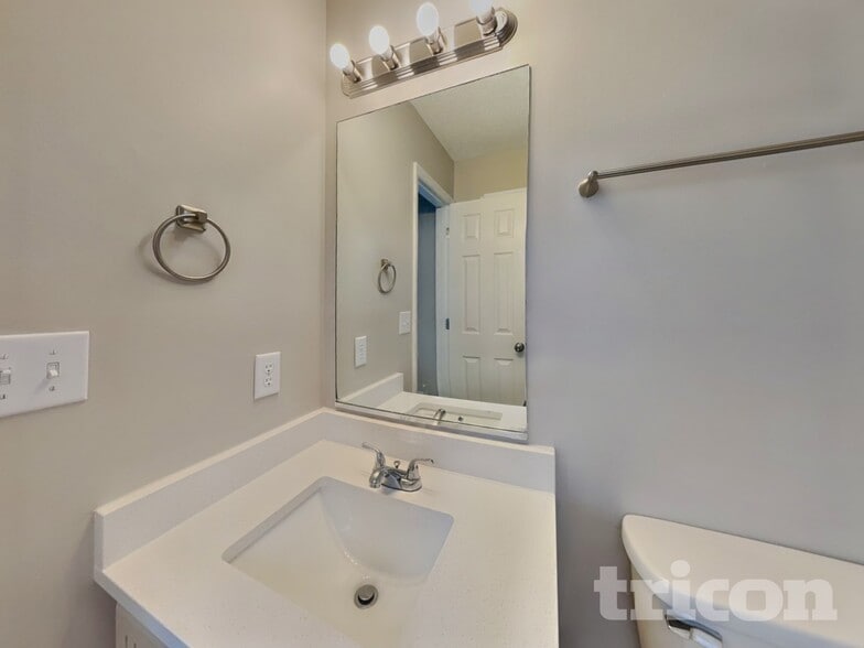 Building Photo - 411 Mt Olive Dr