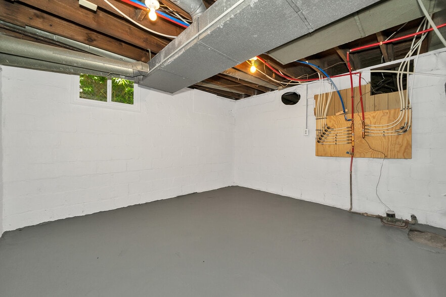 Building Photo - 3343 Carrollton Ave