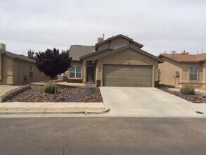 Building Photo - 14025 Tierra Vianey Dr