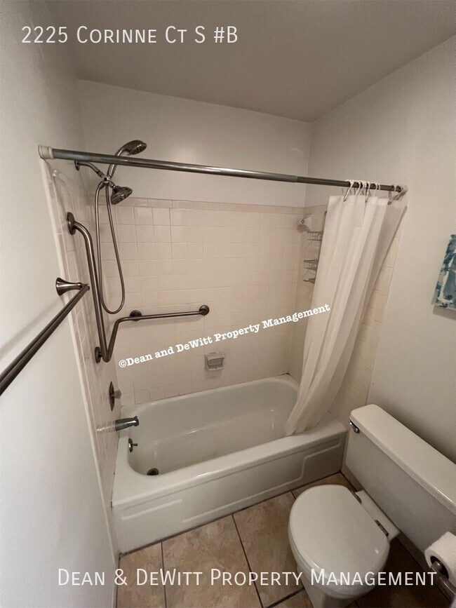 Building Photo - 2225 Corinne Ct S