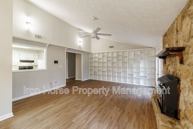 Building Photo - 137 Hight Dr