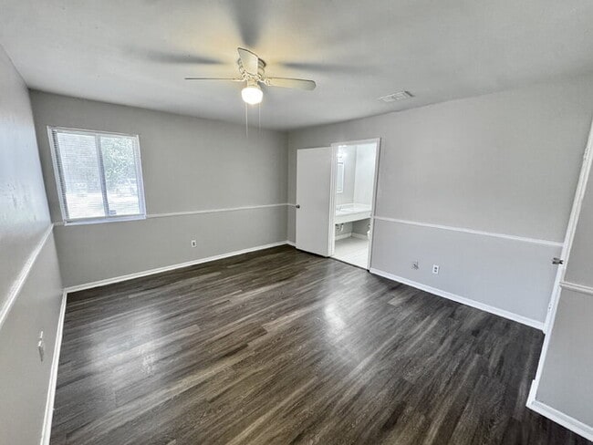 Building Photo - 4579 Buffer Dr