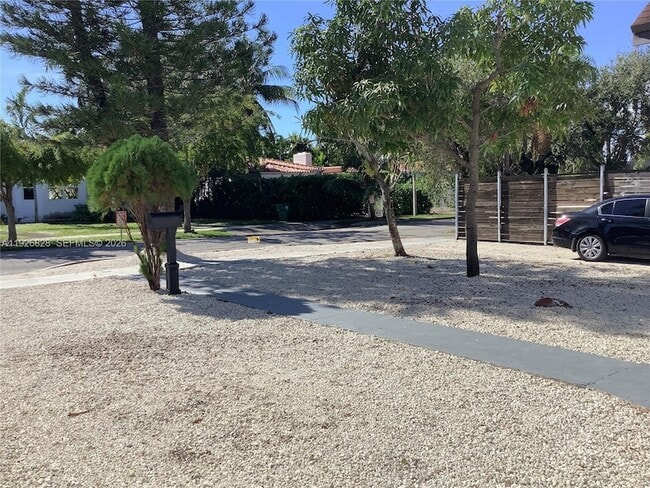 Building Photo - 1653 SW 17th Terrace