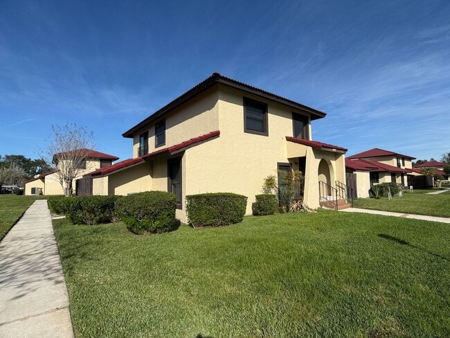 Building Photo - Spanish-Style 3 Bedroom, 2.5 Bath Mediterranean Rooftop Townhouse – Basic Cable & Wi-Fi Included!