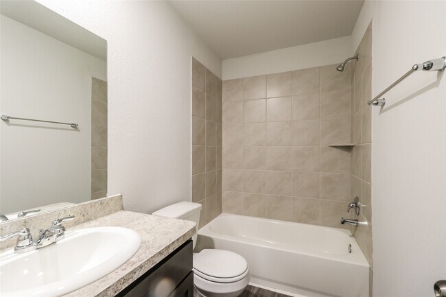 Building Photo - 2417 Flathead Dr