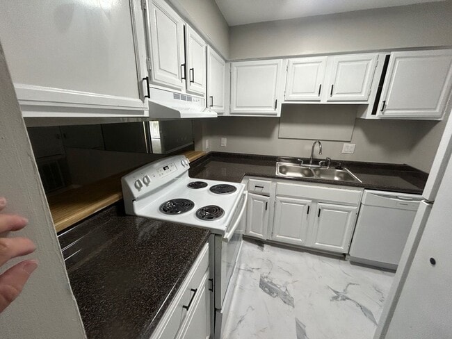 Building Photo - 3609-F-80 Juneau Rd