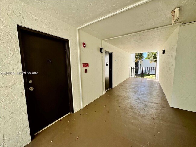 Building Photo - 3610 SW 114th Ave