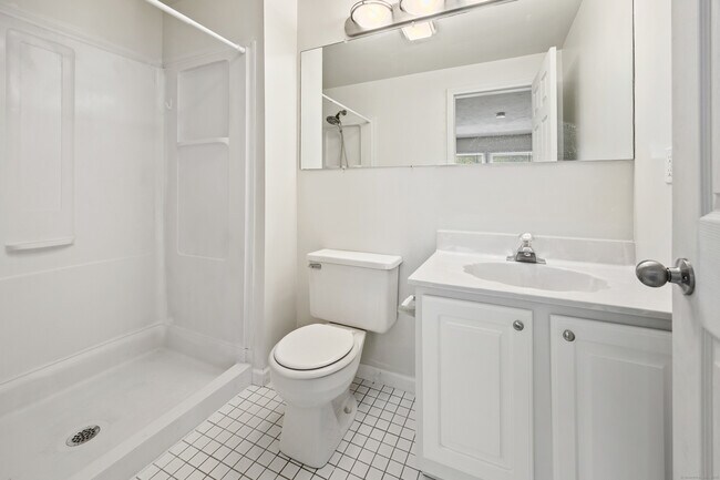 Building Photo - 74 Nutmeg Dr