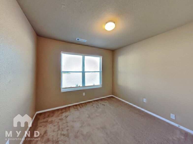 Building Photo - 7009 Pearl Vly Cv