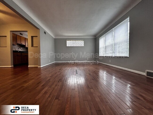 Building Photo - 3940 Wilmington Ave
