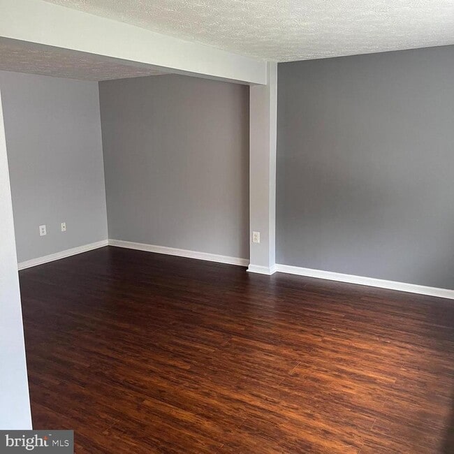 Building Photo - 7807 Edmunds Way