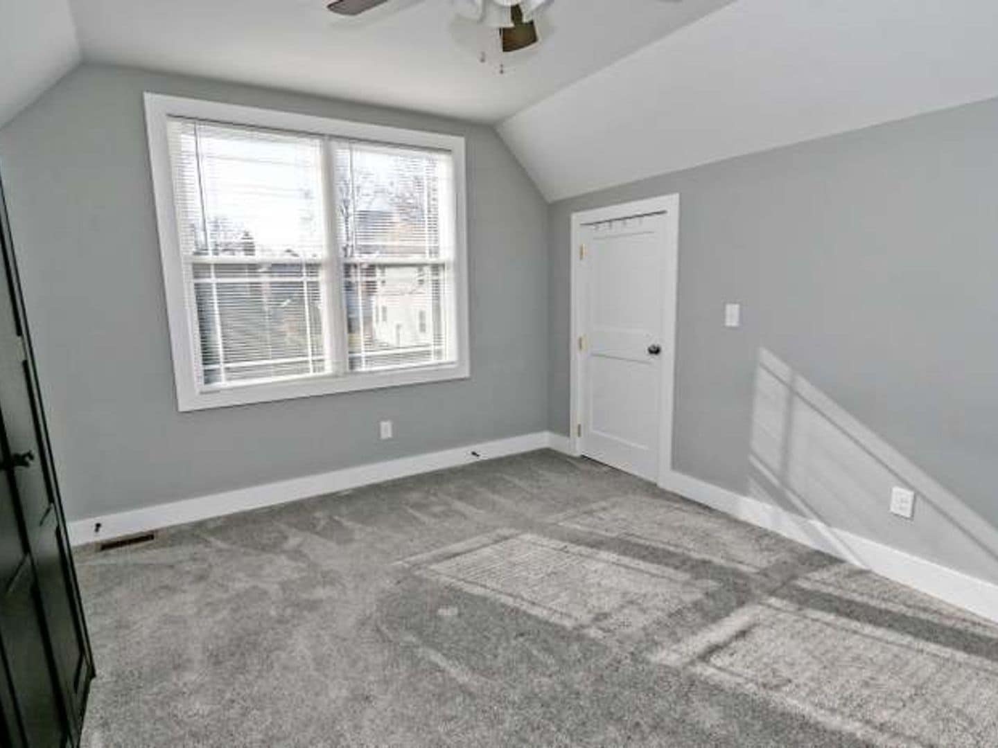 Building Photo - 1576 Greenway Ave