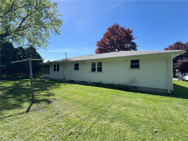 Building Photo - 120 Sunnyside Dr