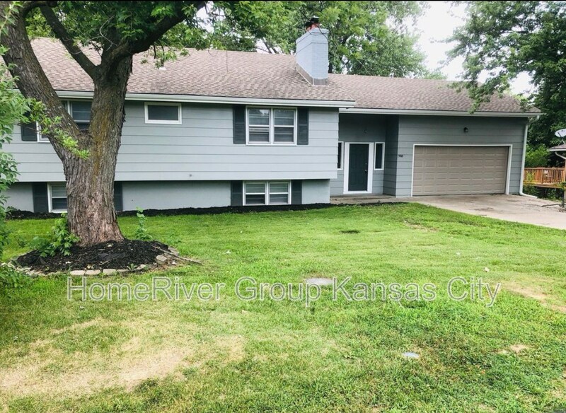 Primary Photo - 5410 NE Meadowbrook Rd