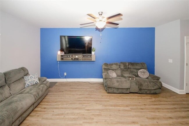 Building Photo - 10162 Benton Woods Dr