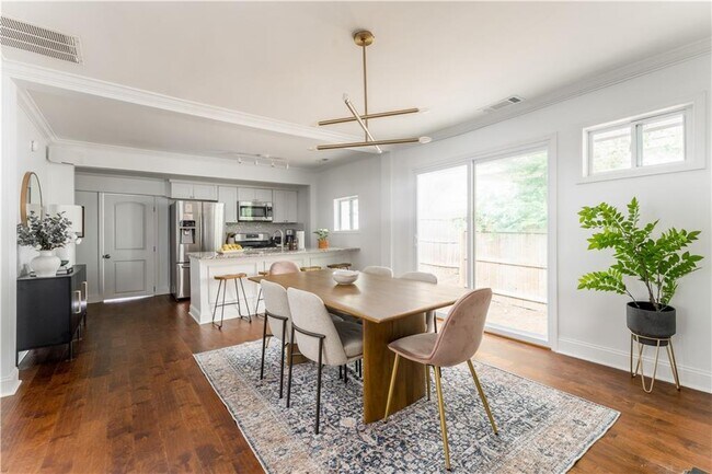 Building Photo - 200 Lowry St NE