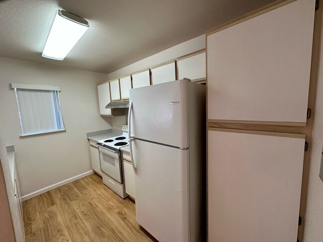 Building Photo - For Rent - [Hillsdale] 95-1195 Makaikai St...