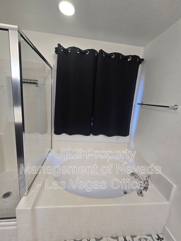 Building Photo - 9389 Black Wolf Ave