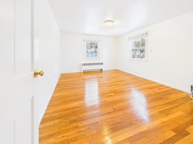 Building Photo - 24 Walpole St